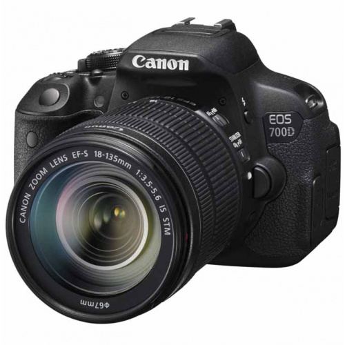 CANON EOS 700D + EF-S 18-135 mm IS STM + 40 mm STM